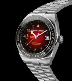 Viribus Unitis 153.52, titanium case, angled view