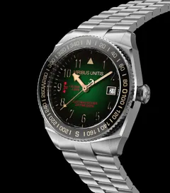 Viribus Unitis 53.29, titanium case, angled view