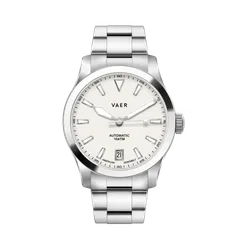 Vaer A5 Atlas 38mm with cream dial on Elite steel bracelet