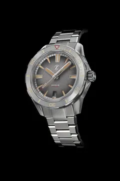 Zelos Swordfish 40mm SS Desert Grey, grey fumé sand-textured dial with patina lume, steel bezel, on bracelet