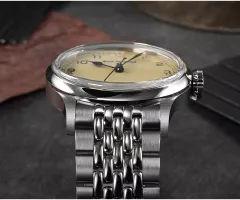 San Martin SN0105-G-NB case side with top-hat crystal and bracelet