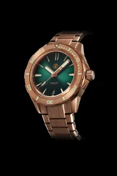 Zelos Swordfish 40mm Bronze Emerald Green on the optional three-link bronze bracelet