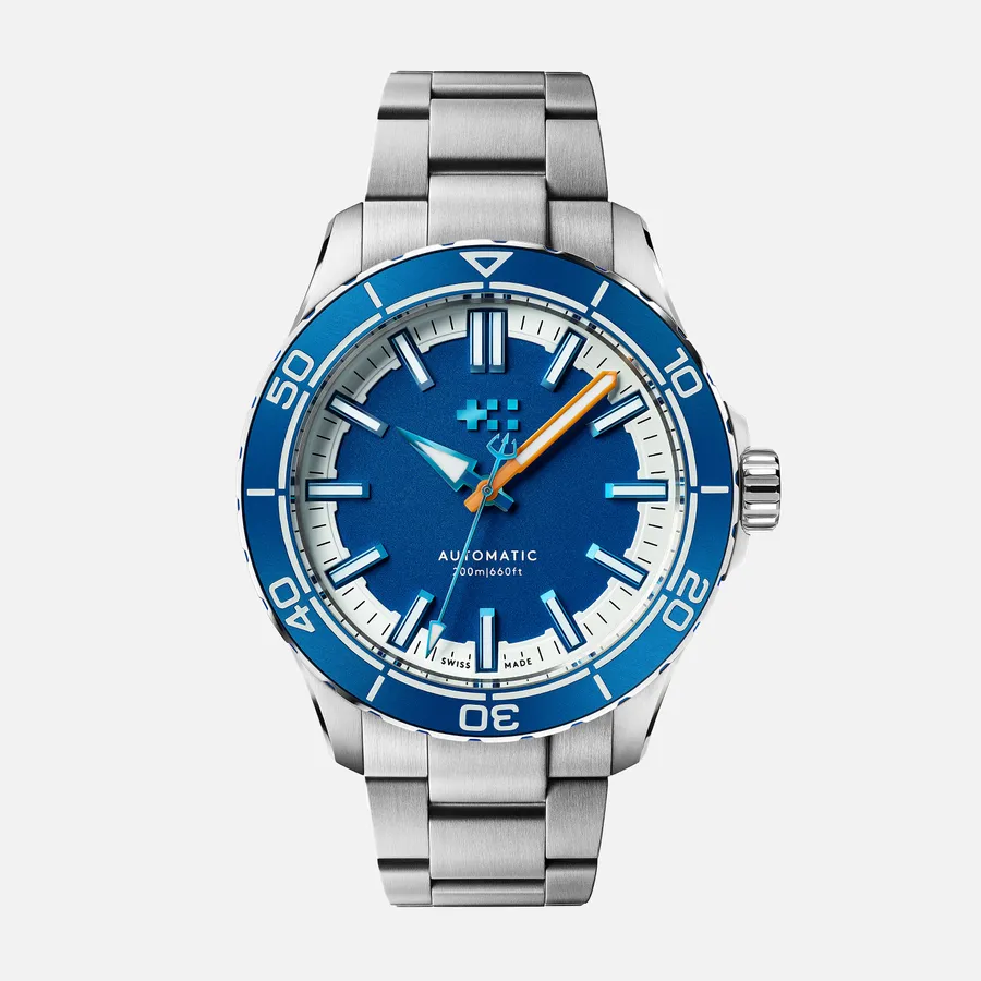 Christopher Ward C60 Trident Reef 44mm, Helio Blue dial on Bader bracelet