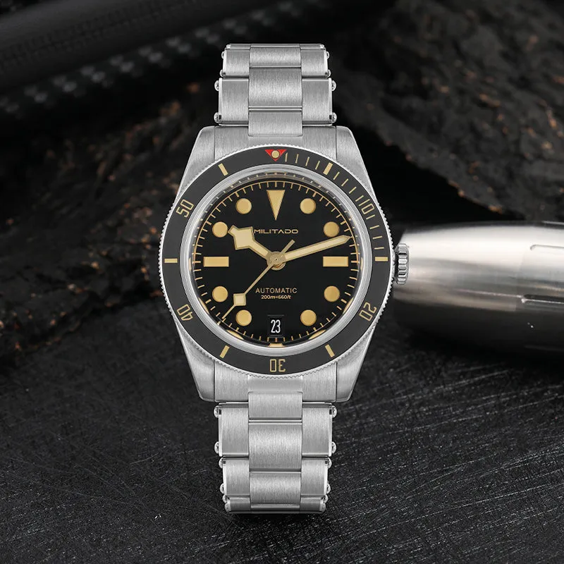 Militado ML06 Date with vintage matte black dial and date window at 6 on steel bracelet