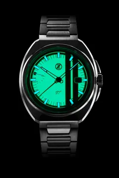 Zelos GT 40mm Heritage lume shot, fully lumed dial
