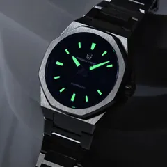 Pagani Design PD-YS023 in the dark, with lume on the hands and indices