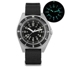 Watchdives WD1972 with black dial and 1-24 hour numerals