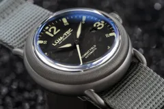 Lüm-Tec Combat Field X4 Titanium, dial close-up