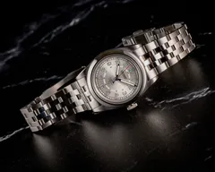 Cincinnati Watch Company Captain Richter & Phillips Limited Edition on its bracelet