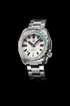 Zelos Hammerhead V3 300m in steel, fully lumed white dial, steel bezel
