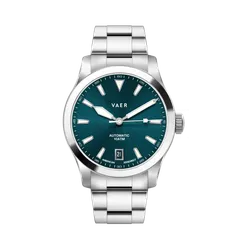 Vaer A5 Atlas 38mm with green sunburst dial on Elite steel bracelet