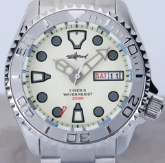 Heimdallr SKX007 Full Lume V2 dial close-up with day-date window