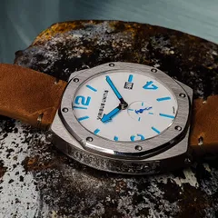 Viribus Unitis IR4, angled view