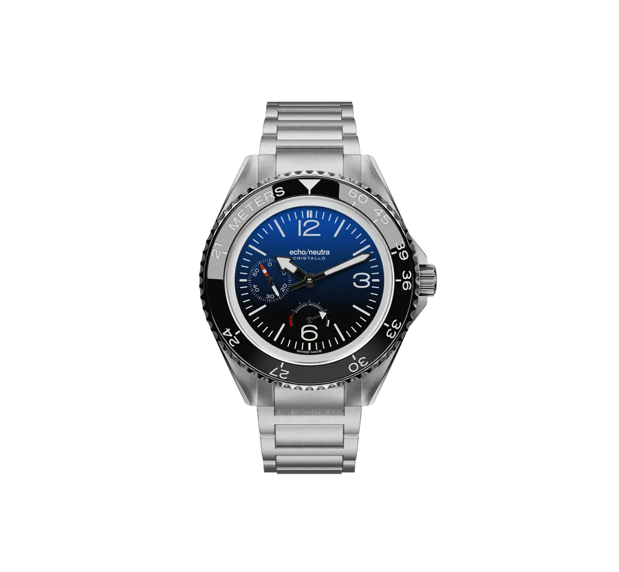 echo/neutra Cristallo Professional Diver with blue degradé dial on the steel bracelet