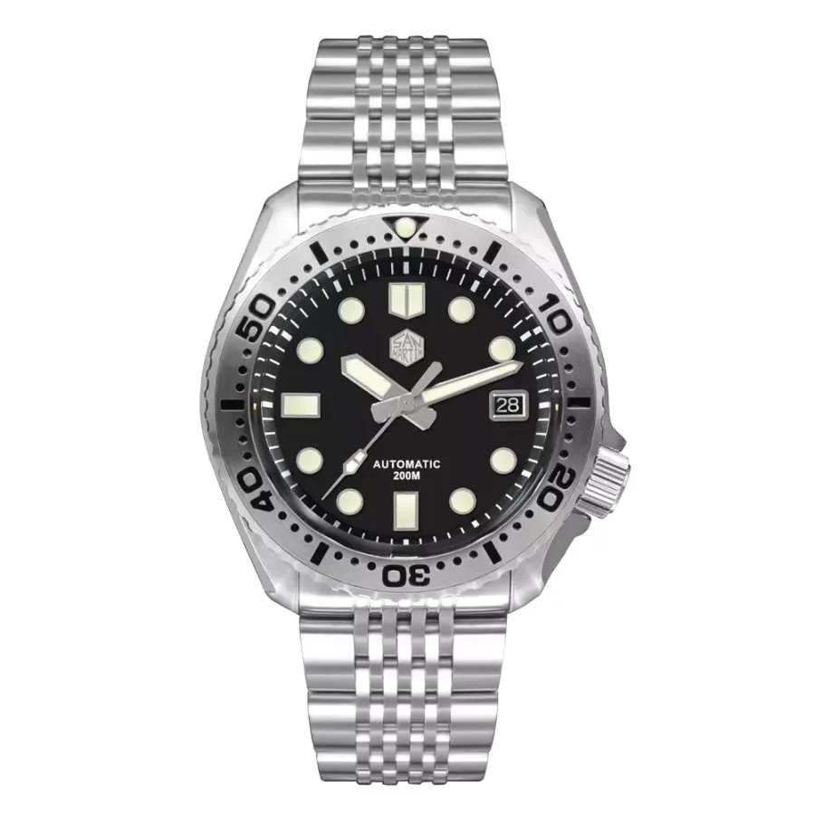 San Martin SN046-G 42.5mm diver with matte black dial, engraved steel bezel and steel bracelet