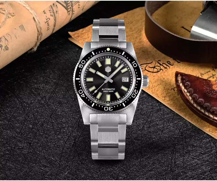 San Martin SN007-G-X 37mm 62MAS-style diver with gun gray dial and date on steel bracelet