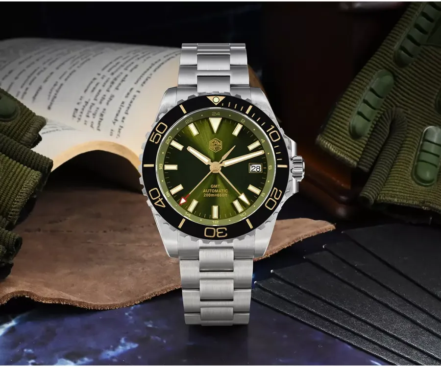 San Martin SN0136-G GMT diver with sunray green dial, date at 3 and black ceramic dive bezel on steel bracelet