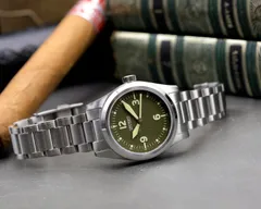 Cincinnati Watch Company P-40 A-11 Pilot, green grained dial, on steel bracelet