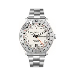 Vaer G5 Pacific Polar GMT 39mm on steel bracelet