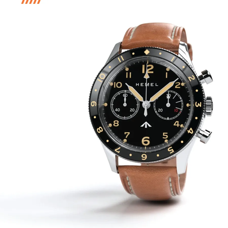 Hemel Airfoil, black dial (the store uses this photo for both the 40mm and 42mm options)