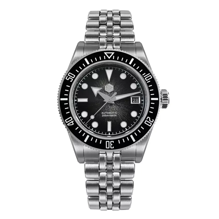 San Martin SN0148-G 40mm with gradient black dial, black ceramic bezel and arrow hands on five-link bracelet