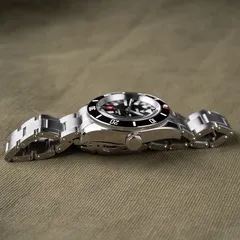 Raven Custom 39mm GMT Diver, case profile