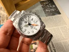 Watchdives WD16570B V2 with white dial and orange GMT hand, hands-on