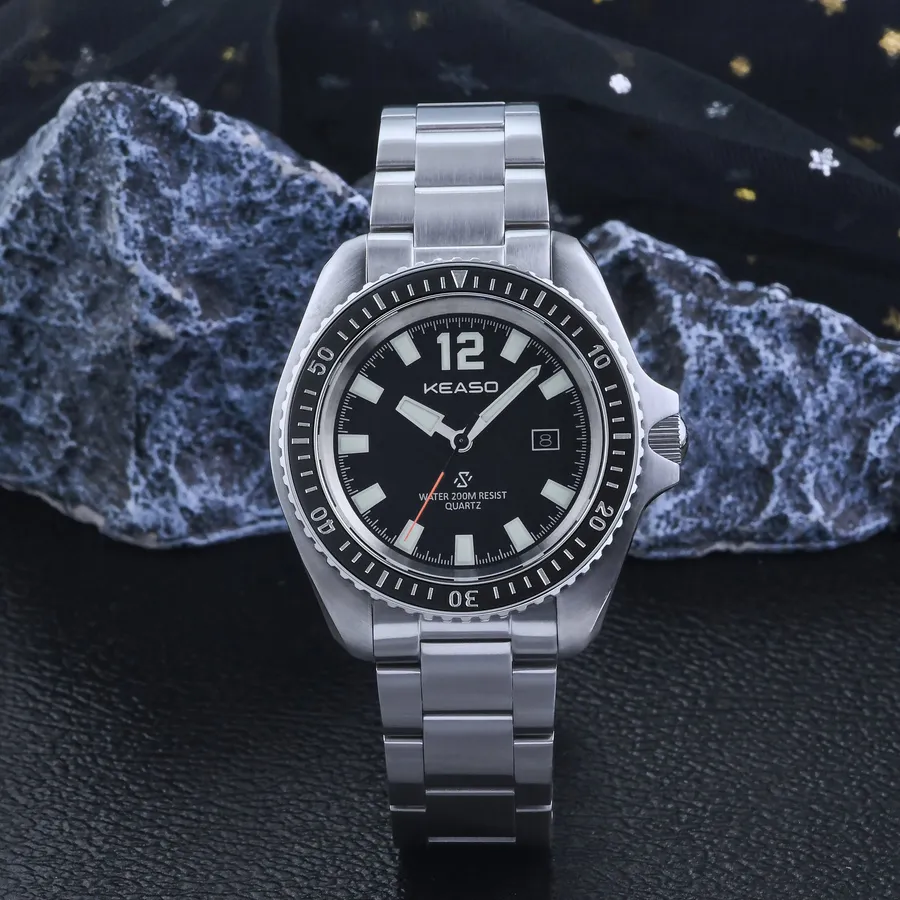 KEASO 39mm Quartz Diver with black dial and black ceramic bezel on steel bracelet