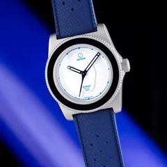 Isotope Hydrium Alba, white enamel dial