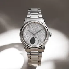 Selten M1 Moonphase, meteorite dial, on steel bracelet