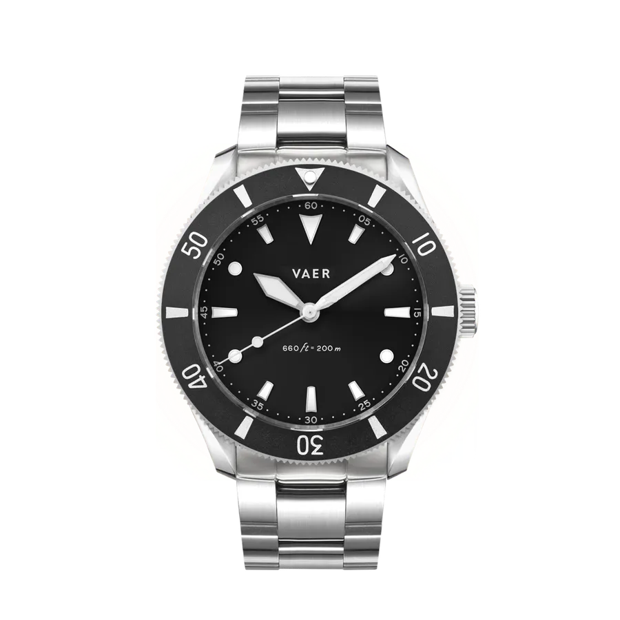 Vaer DS4 Meridian Black Solar 38mm on steel bracelet