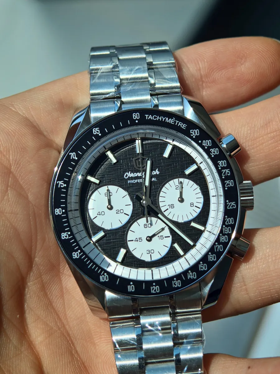 Watchdives WD1864 with black linen dial, white subdials and black tachymeter bezel, hands-on