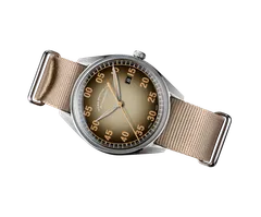 ELKA X09-0901 on beige NATO strap