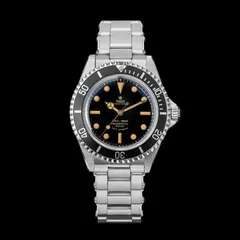 Thorn T023 V2.1 with black dial and black bezel on the steel bracelet