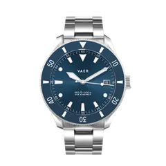 Vaer D4 Meridian Navy Matte Solar 42mm on steel bracelet