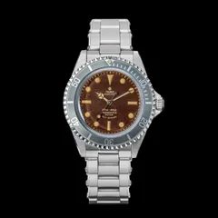 Thorn T023 V2.1 with tropical brown dial and faded grey bezel on the steel bracelet