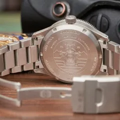 Oak & Oscar Humboldt GMT USSS Edition, solid caseback engraved with the Secret Service emblem