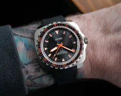Cincinnati Watch Company Desk Diver on the wrist
