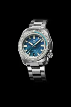 Zelos Hammerhead V3 300m in steel, dark blue mother-of-pearl dial, steel bezel
