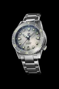 Zelos Mako V3 300m Ti, grey fumé dial with blued hands, titanium bezel