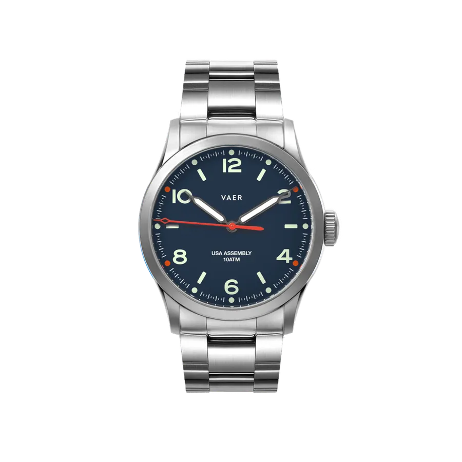 Vaer C3 Design Navy Solar 36mm on steel bracelet
