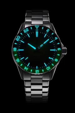 Zelos Spearfish GMT Bumblebee Yellow lume shot