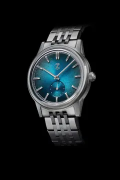 Zelos Nova 38mm Teal on its five-link steel bracelet