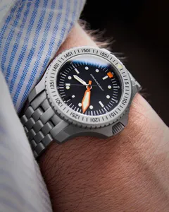 Timefactors Baby Dreadnought PRS-52, black dial, on the wrist