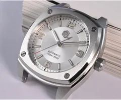 San Martin SN026-G with silver sunray dial, case head