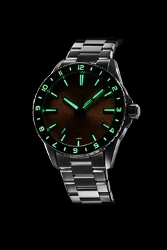 Zelos Spearfish 40mm 12Hr Copper lume shot with lumed bezel numerals