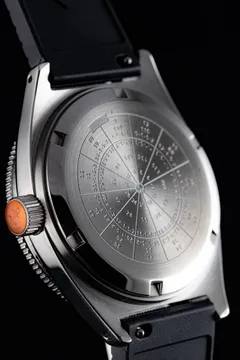 Pook Ankkuri screw-down caseback engraved with a decompression table