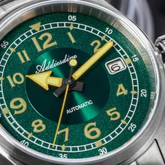 Addiesdive AD2055 green dial close-up
