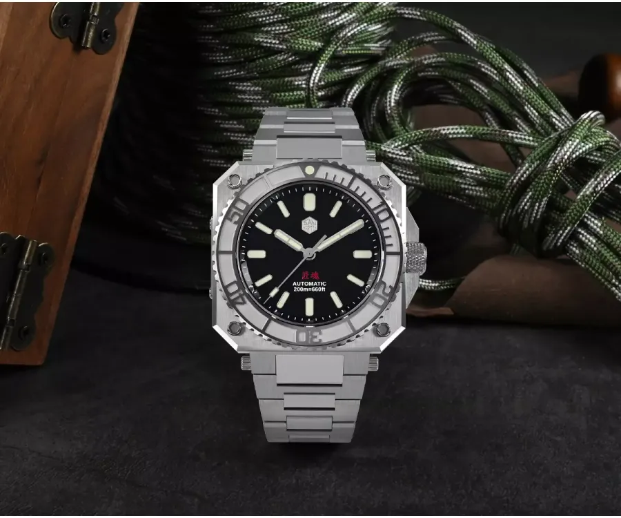 San Martin SN0010-G square-cased diver with black enamel dial and rotating bezel on bracelet