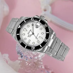 Addies AW25902 with white dial, showing the date magnifier at 3 and the crown without crown guards